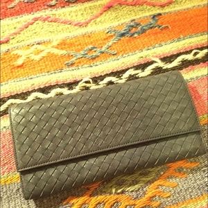 BOTTEGA VENETA LEATHER CLUTCH